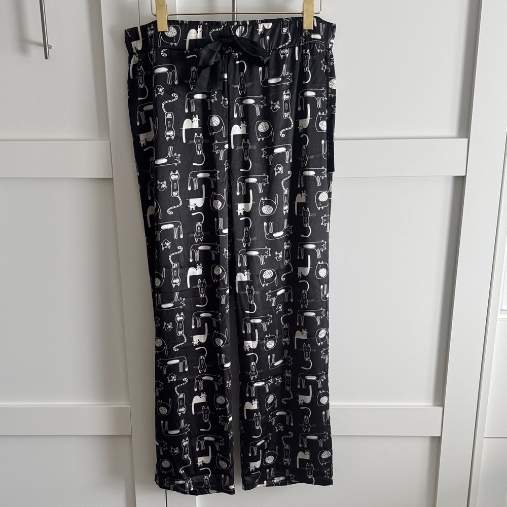 Tahari Black Pajama Pants with White Cat Print